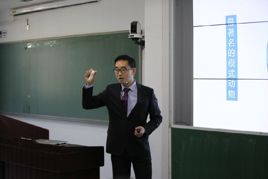 5理工科组比赛现场生命学学学院辛广伟.JPG