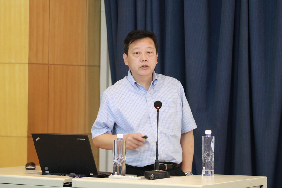 人民医院党委副书记、工会主席陈红松发言.JPG