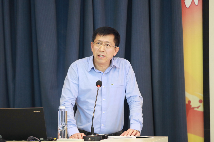 北京市教育工会主席张锦作辅导报告.JPG