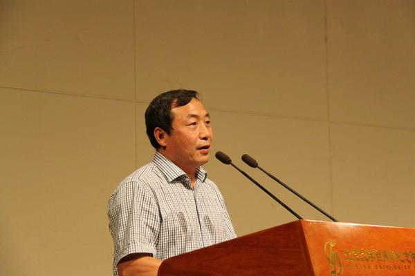刘宝栓宣读表彰名单_调整大小.JPG