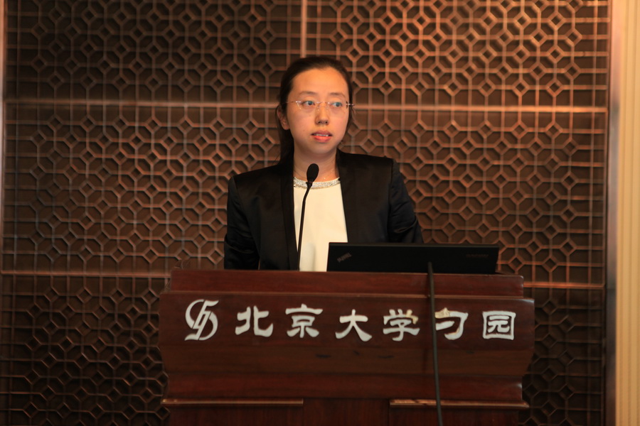 向妮作主题发言_调整大小.JPG