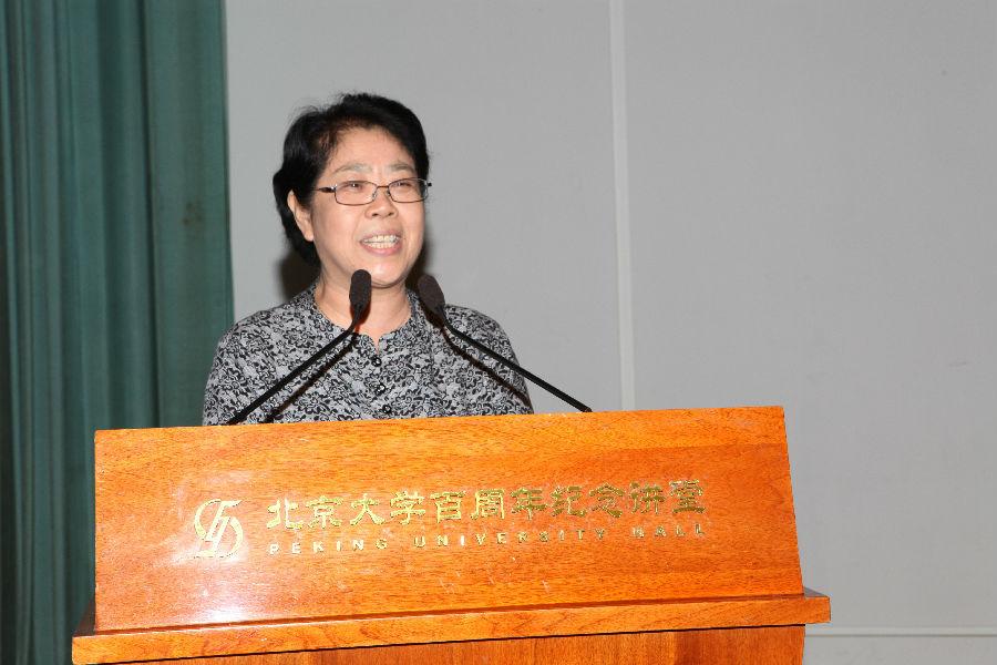 校关工委副主任、平民学校原校长 岳素兰讲话.jpg