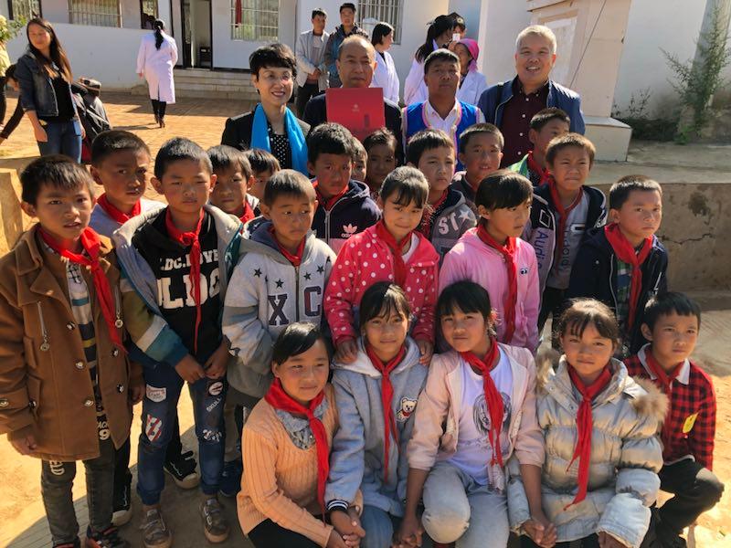 云南弥渡县贫困的小学生们