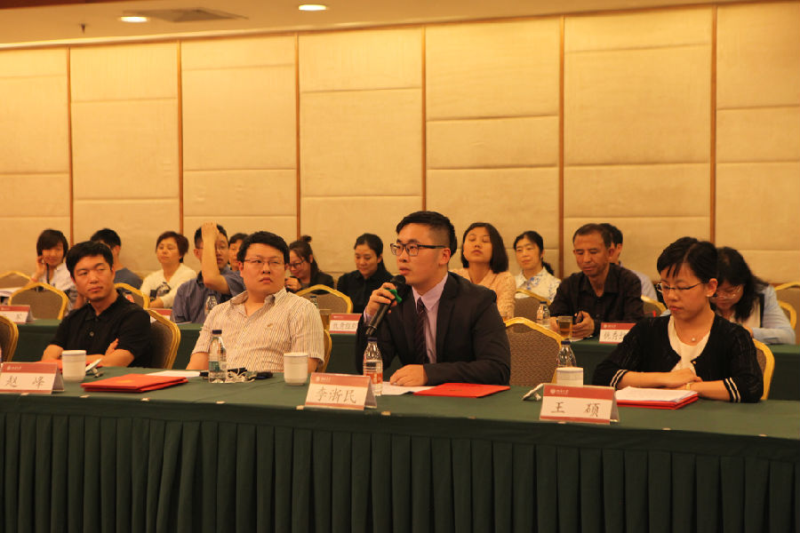 3青年教师发言 (4).JPG